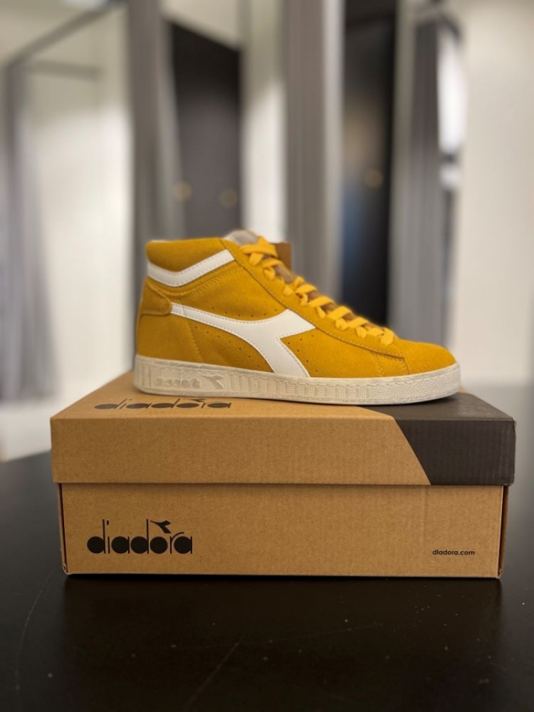 Game High Suede Yellow Ochre