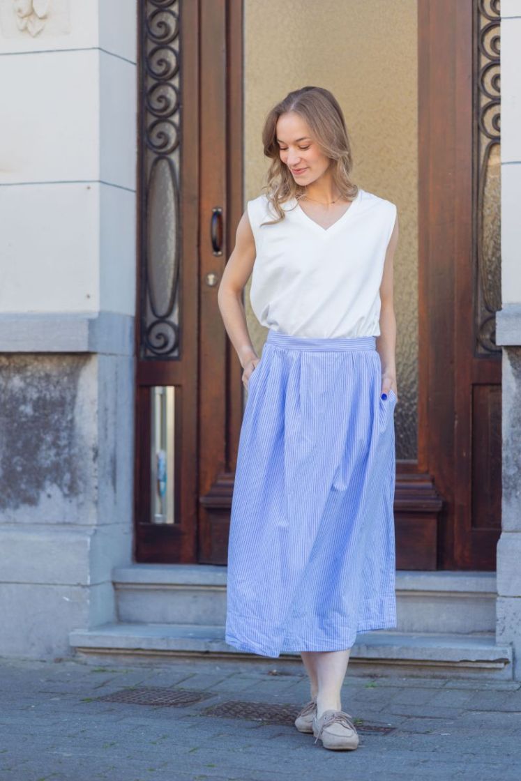 Breeze blue skirt Brunnera blue w