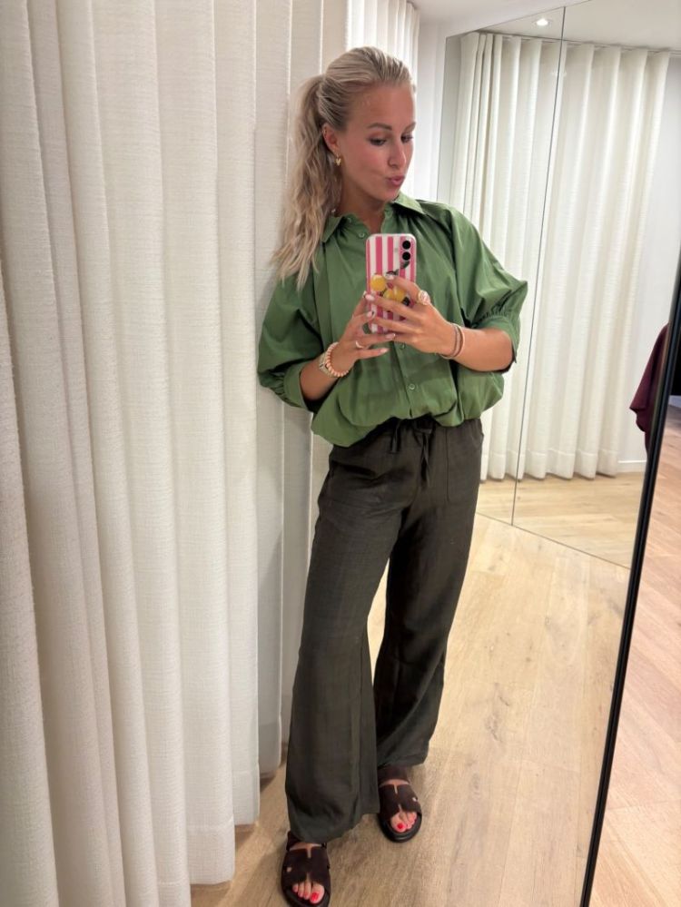  Olive green