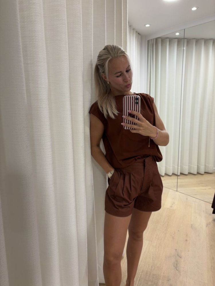 Calli sleeveless top Mahogany