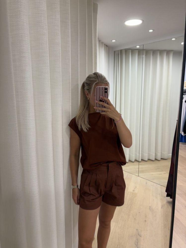 Calli sleeveless top Mahogany