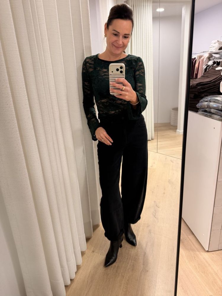 Balloon barrel pants. zwart